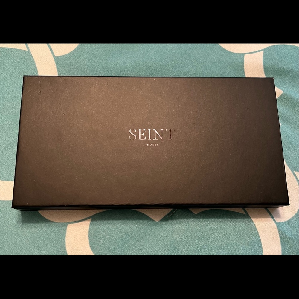 Gently Used SEINT Onyx Palette